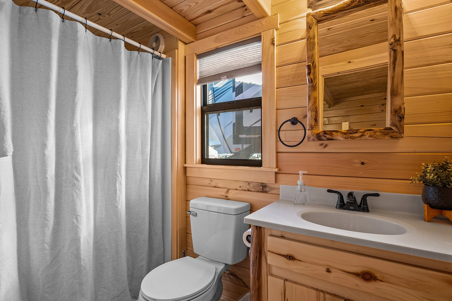 c53e4bea-d624-4371-bb59-a582d7d7da5a-xxLarge